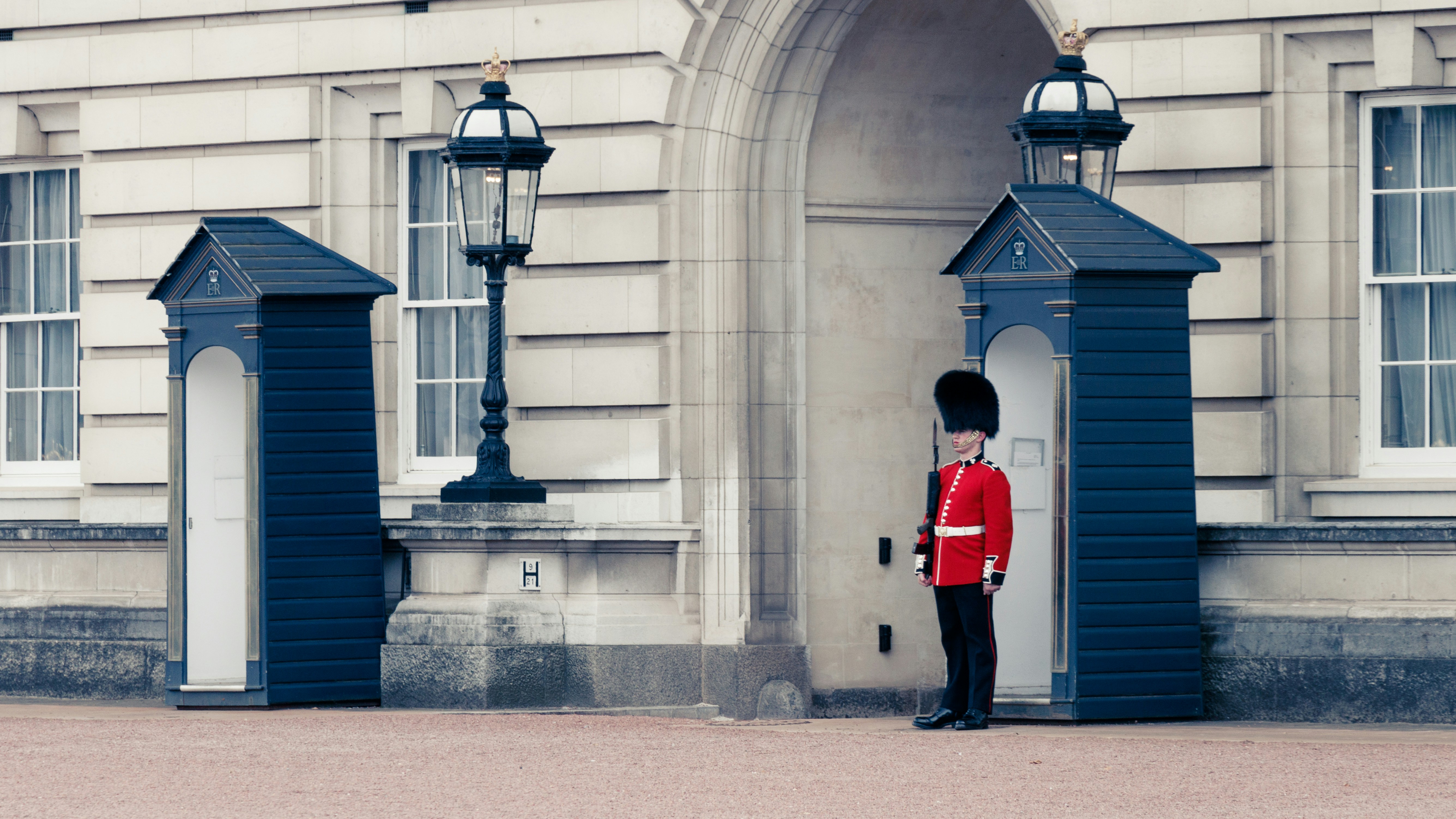 guard photo